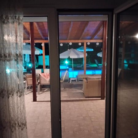 Maria Lemoni Swimming Pool Apartment 네아 스키오니 외부 사진