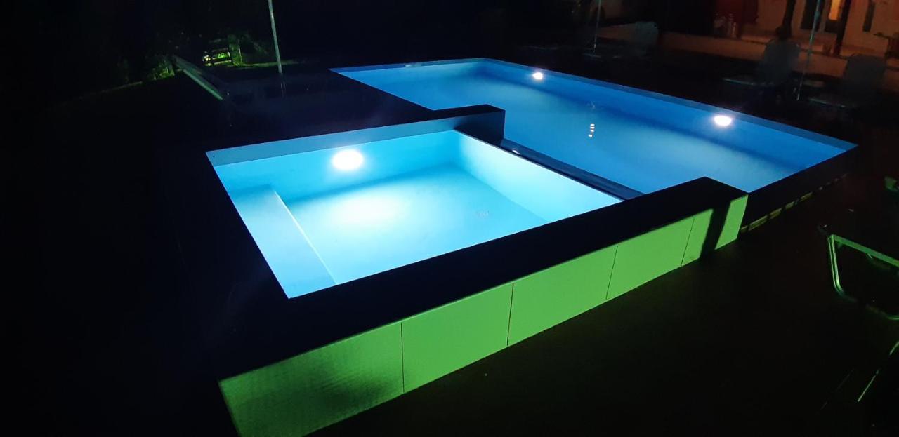 Maria Lemoni Swimming Pool Apartment 네아 스키오니 외부 사진